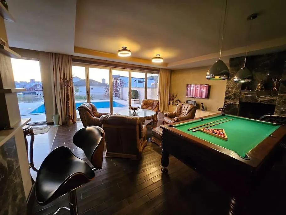 Retro Villa Batumi